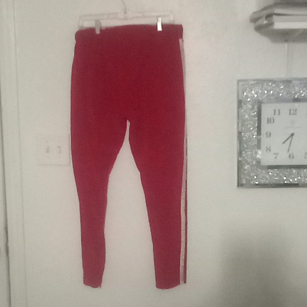 Sweatpants with light stripe man is the brand size LARGE ATHLETIC SPORTY RETRO